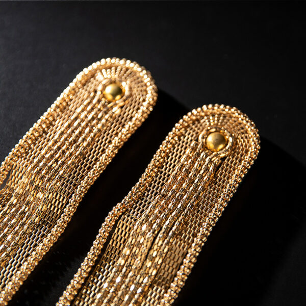 epaulettes
